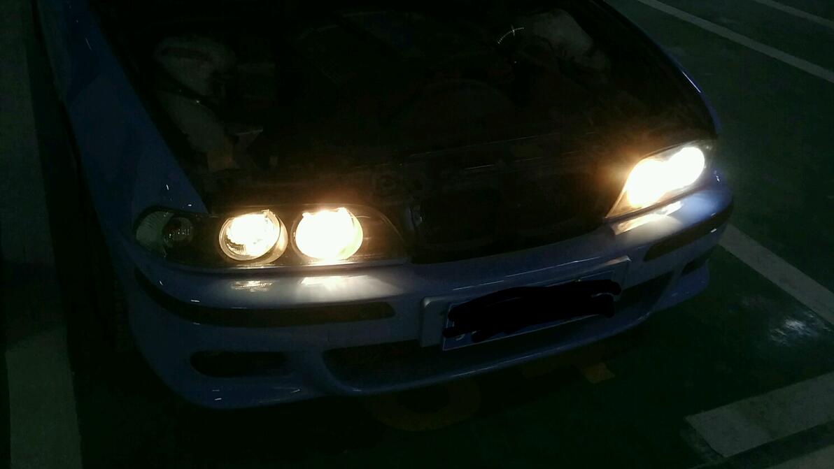 撞到連續變道的車后趁機了解大燈測電筆 慢慢整備E39的實用指南